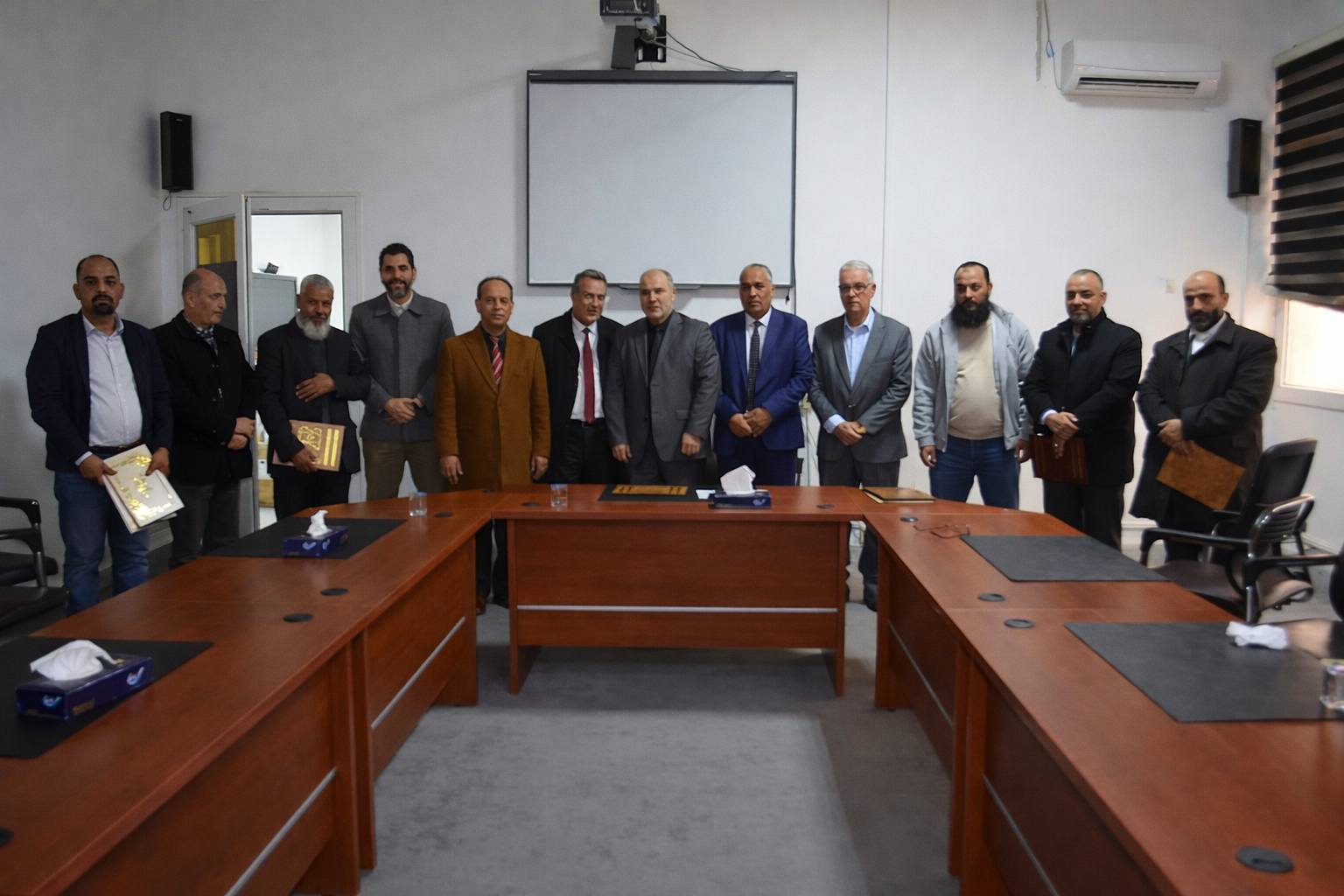 تقديراً لتميزها في منصة المجلات العلمية (DOL) وزارة التعليم التقني والفني تُكرم نخبة من كلياتها ومعاهدها التقنية العليا