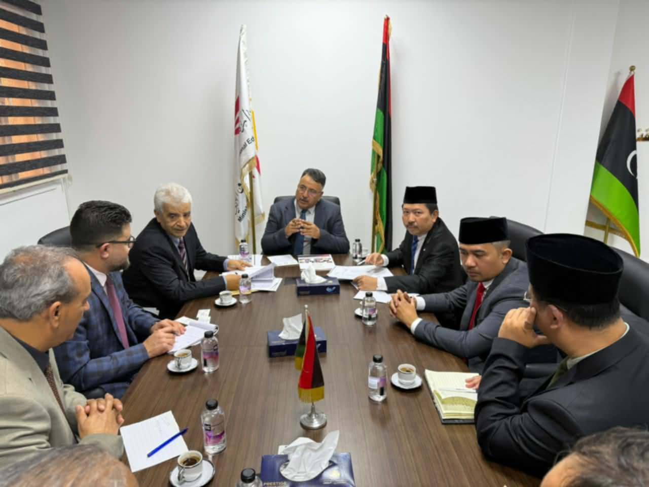 معالي وزير التعليم التقني والفني يبحث تعزيز التعاون مع إندونيسيا في مجالات قطاع التعليم 