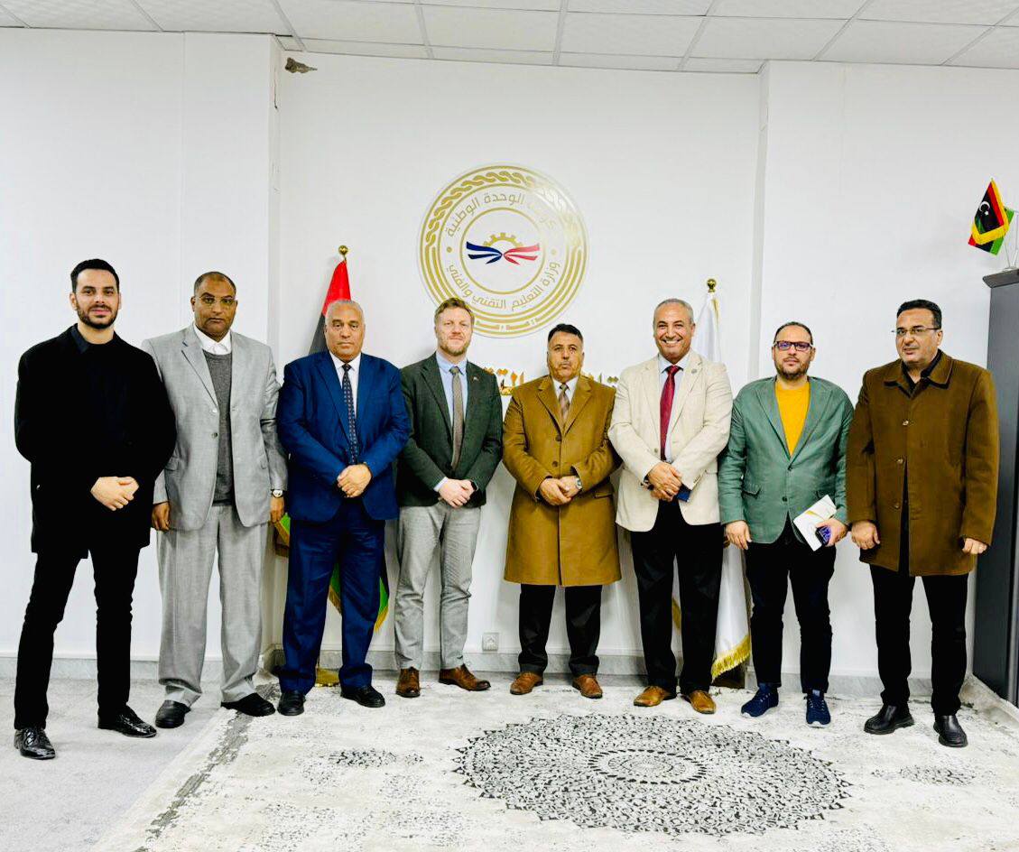 وزير التعليم التقني والفني يبحث مع القائم بأعمال السفارة البريطانية سبل تطوير قطاع التعليم التقني والفني